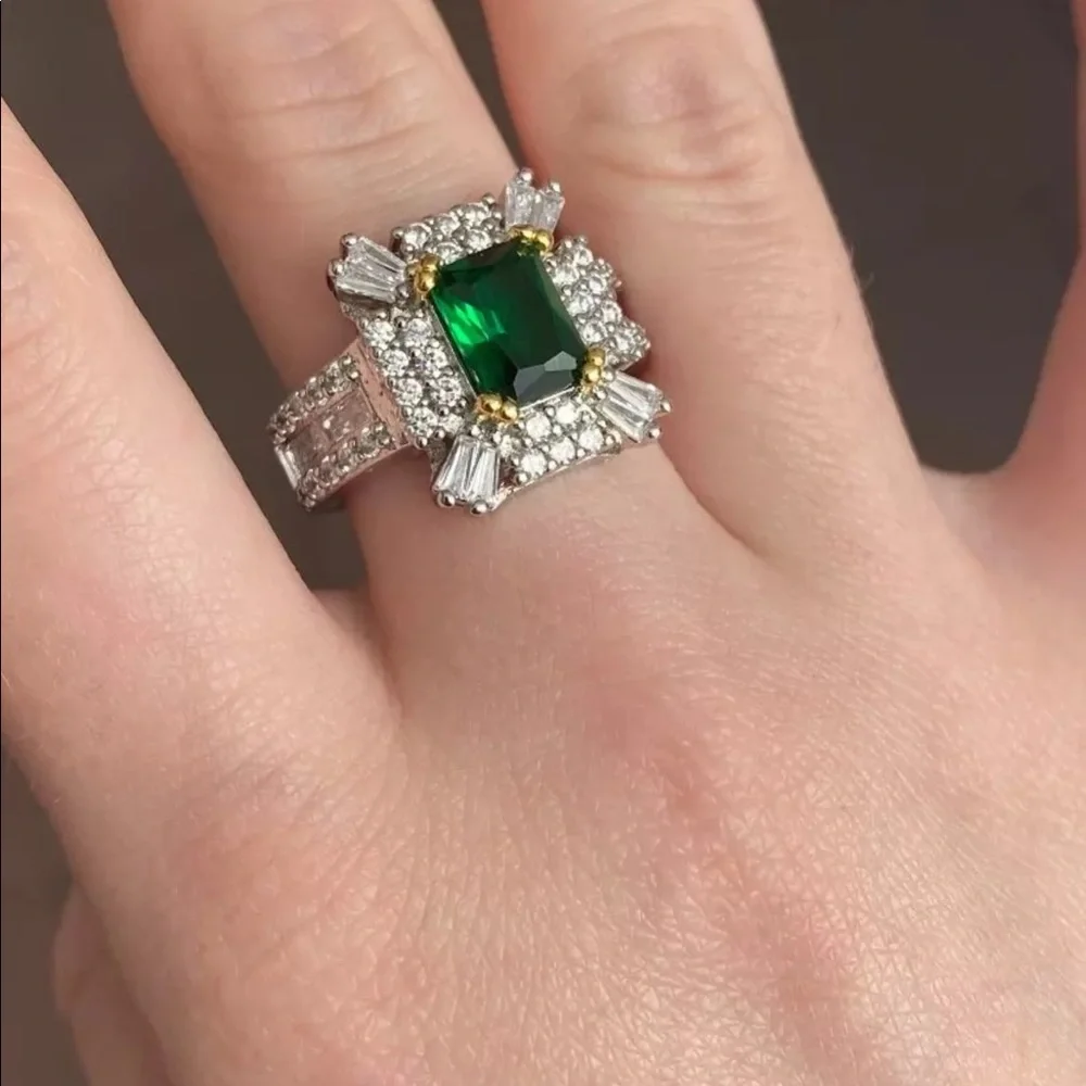 New Luxury Princess 925 Silver Emerald Lady Ring - Picture 7 of 7